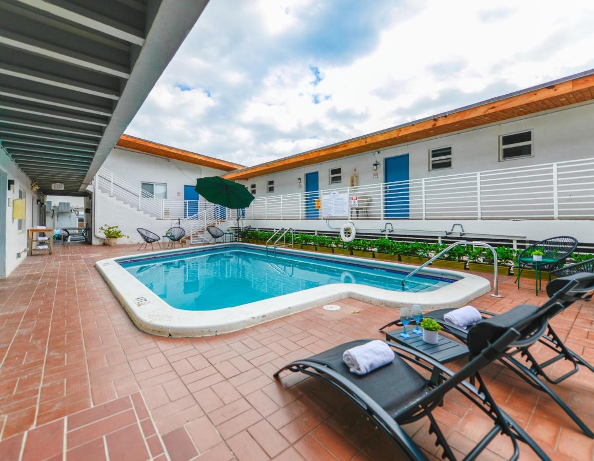 Fantastic 1 Bedroom With Pool Steps From The Beach #43 Hollywood Exterior photo