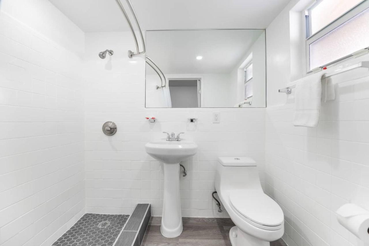 Fantastic 1 Bedroom With Pool Steps From The Beach #43 Hollywood Exterior photo